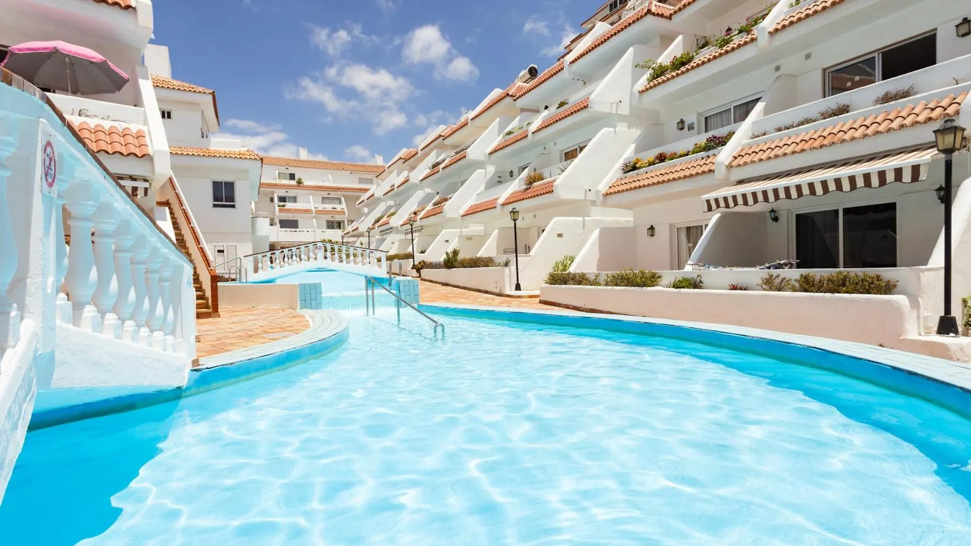 Home2Book Tropical Poolside Retreat, Las Americas Arona